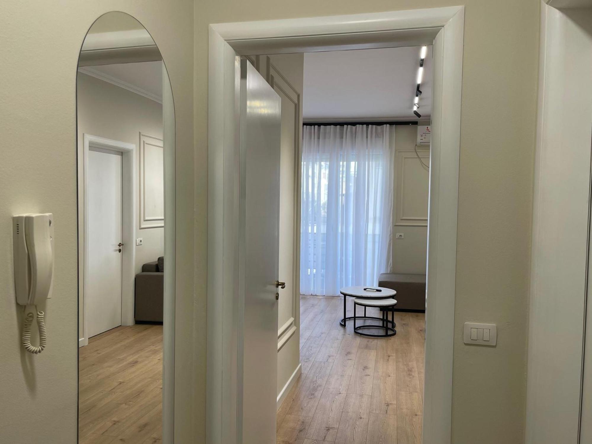 Gem In The Heart Of Tirana Apartman Kültér fotó